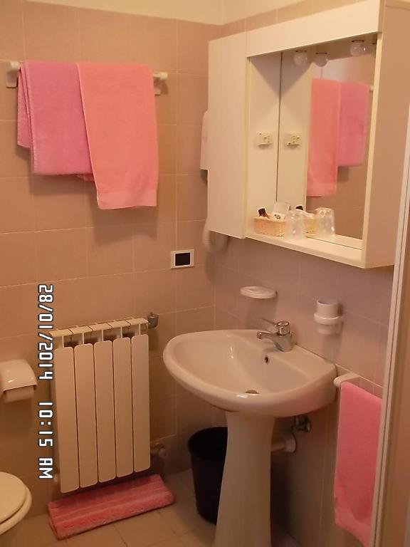 Hotel Residence La Rosa Castione della Presolana Habitación foto